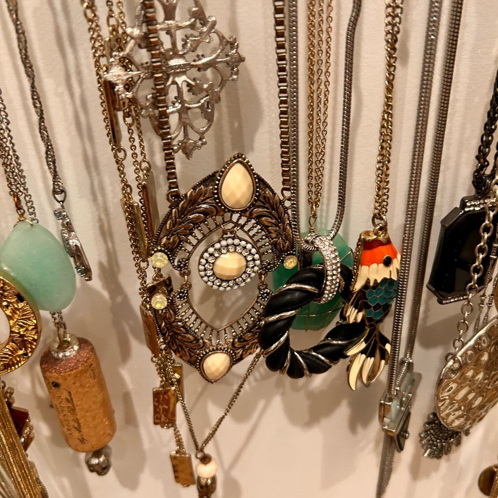 Multiple Necklace Collection - Picture 7 of 9